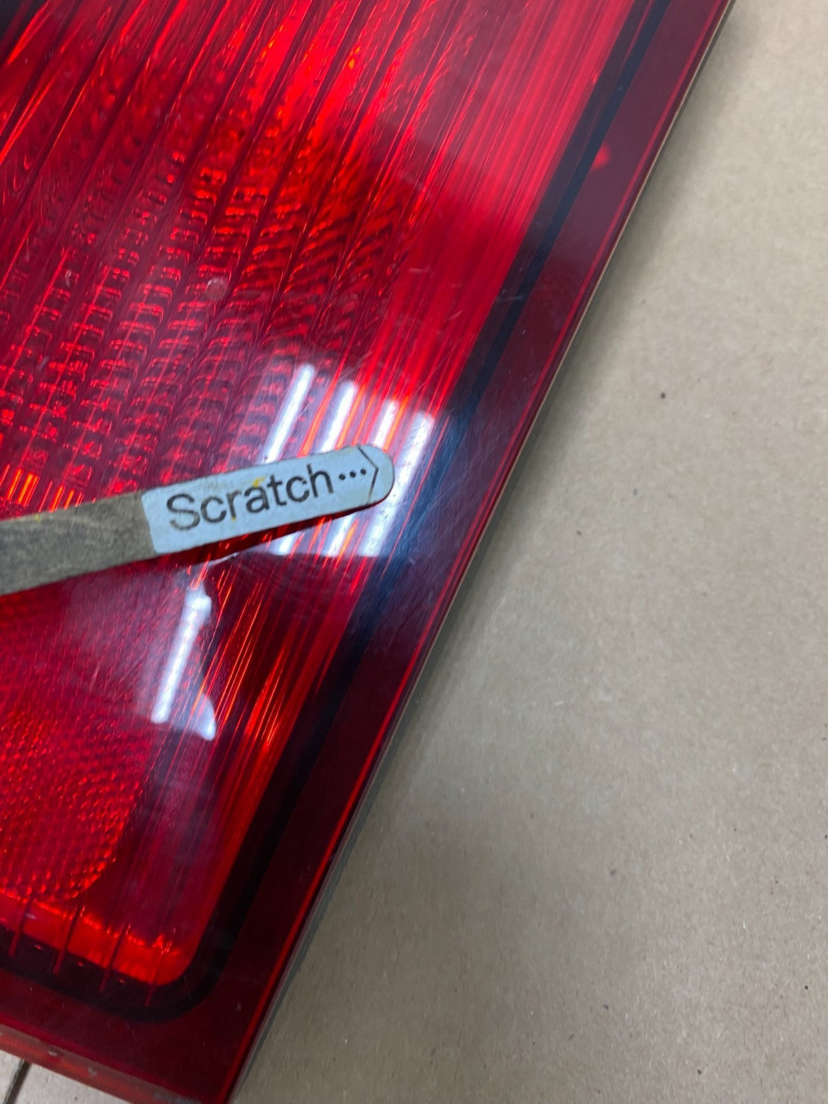 2003-2006 Lincoln Navigator Right Passenger RH Inner Tail Light OEM P4435 DW4