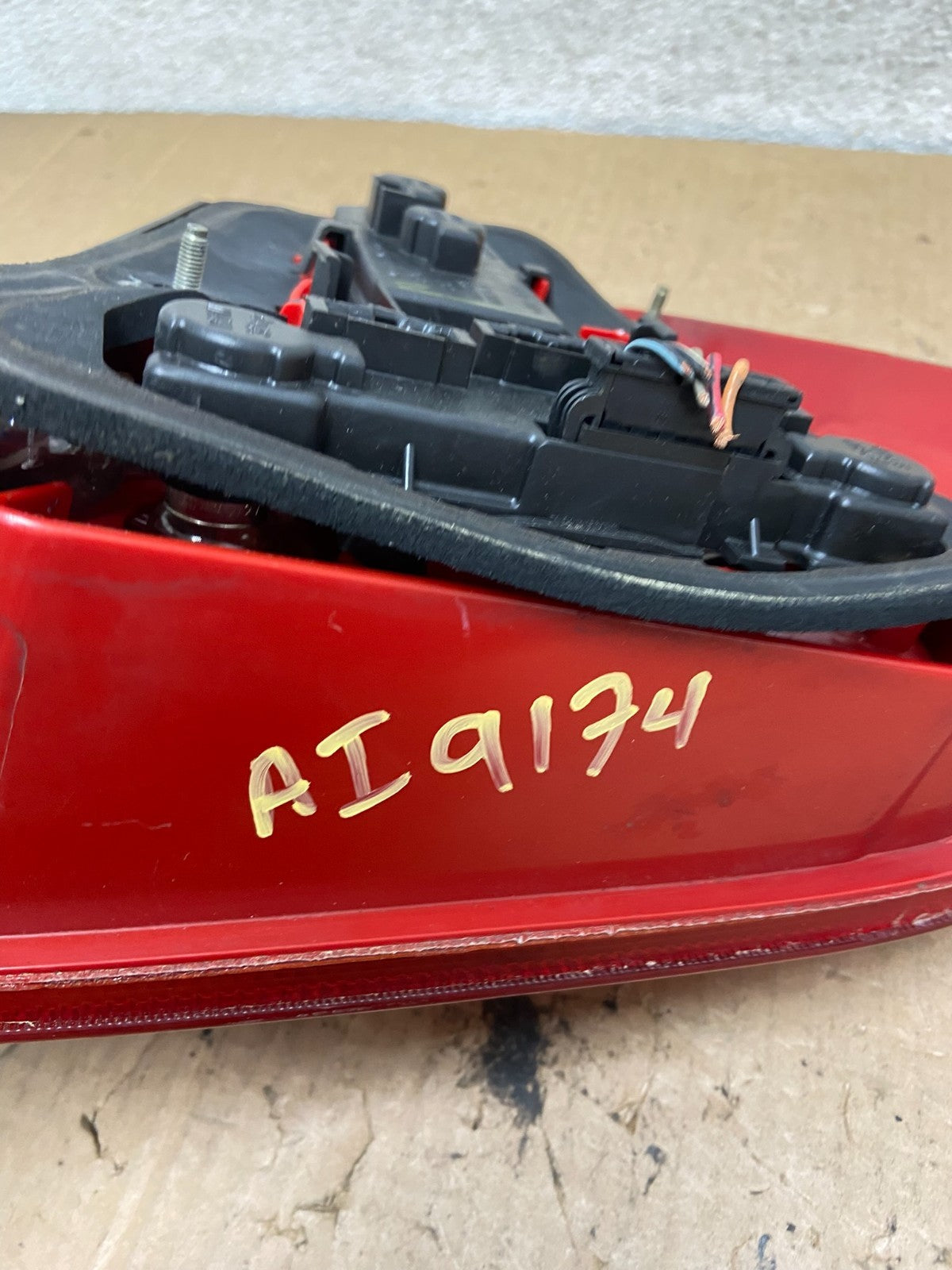 1999 to 2003 Volkswagen Jetta Sedan Left Driver Tail Light AI9174 LK5