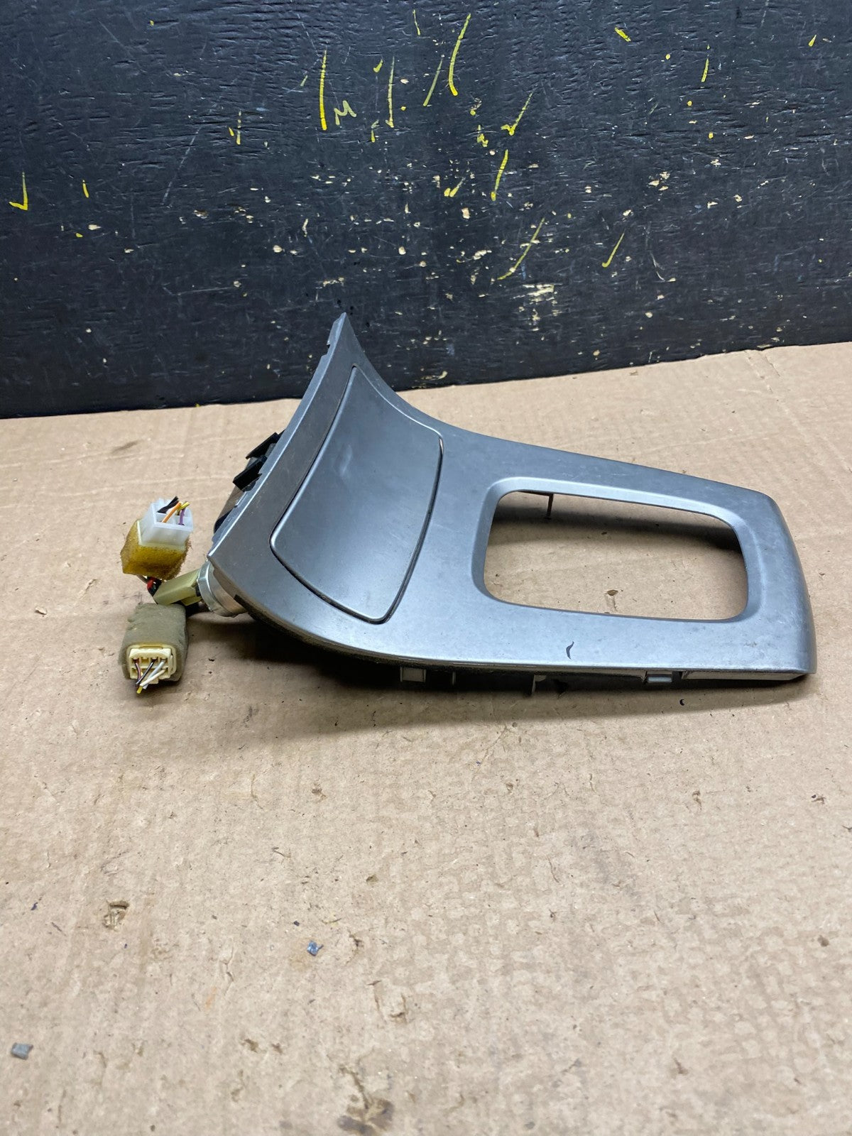 2003 - 2008 Subaru Forester Center Console Shifter Bezel  Trim Z0176  DG3
