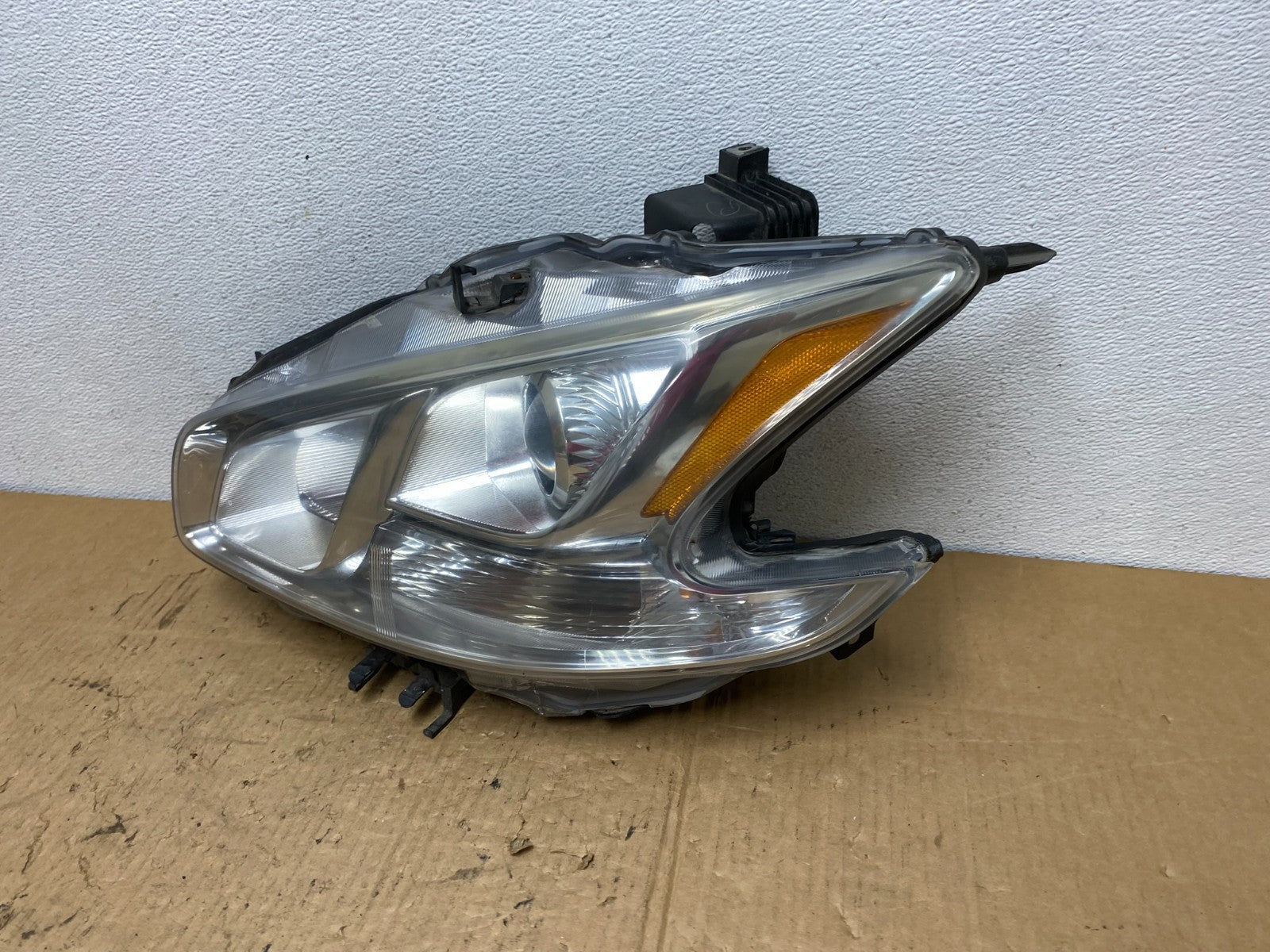 Halogen 2009 to 2014 Nissan Maxima Left Driver LH Side Headlight AC8137 DW1