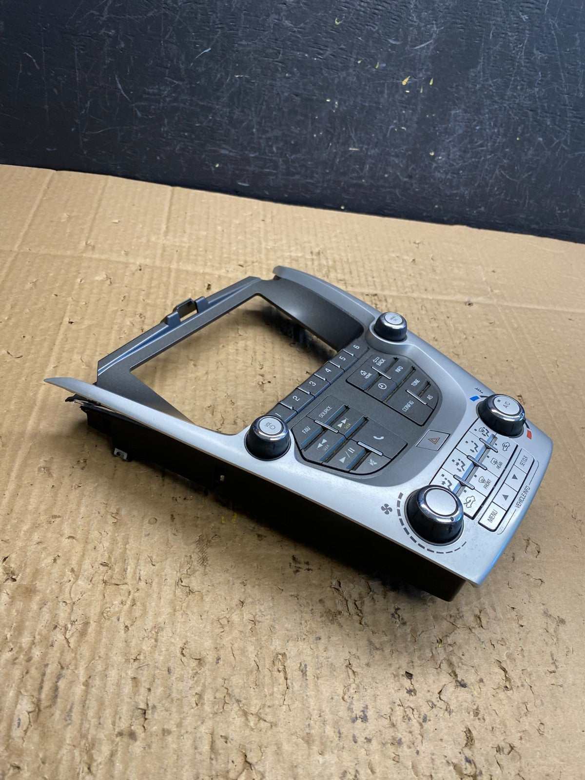 2016-2017 Chevy Equinox Terrain Radio Face Climate Control Panel Bezel AD1906 DG1