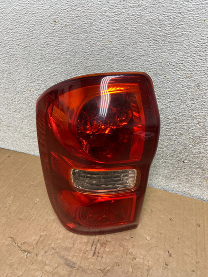 2004 2005 Toyota RAV4 Left Driver LH Side Tail Light AI9030 LK0