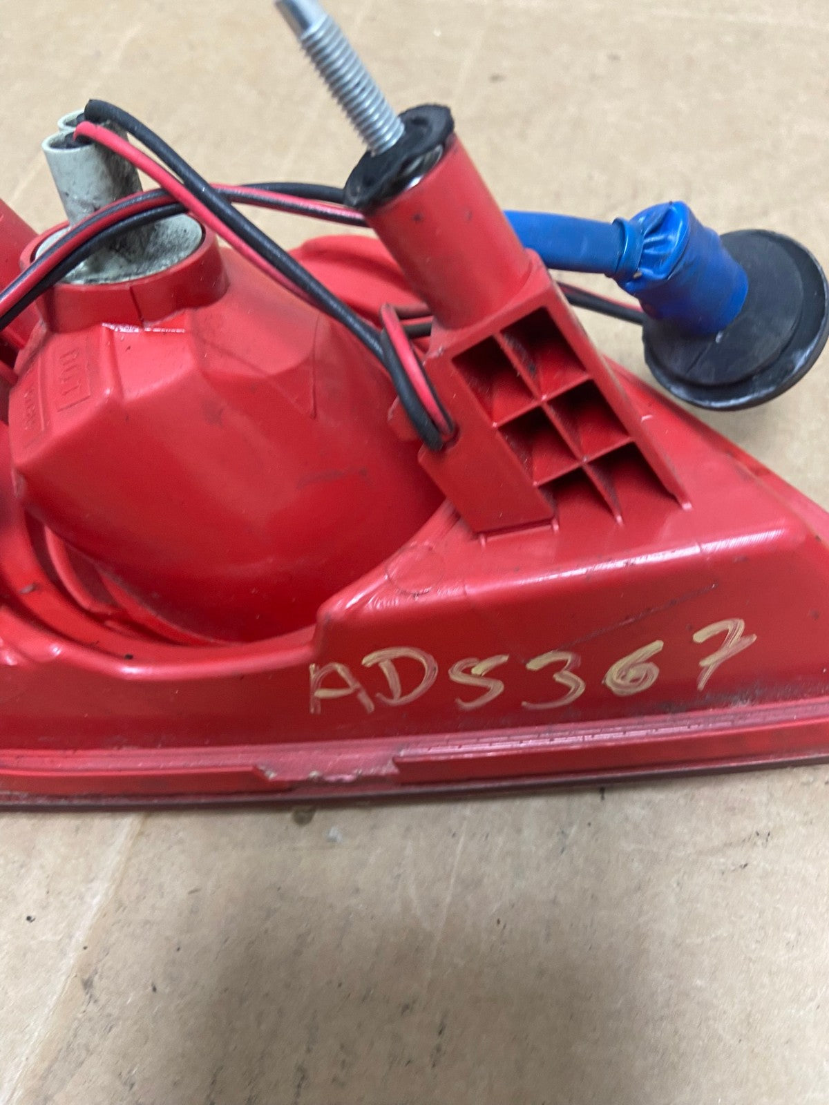 2003-2005 Infiniti FX35 FX45 Right Passenger Red Inner Tail Light AD5367 LK6