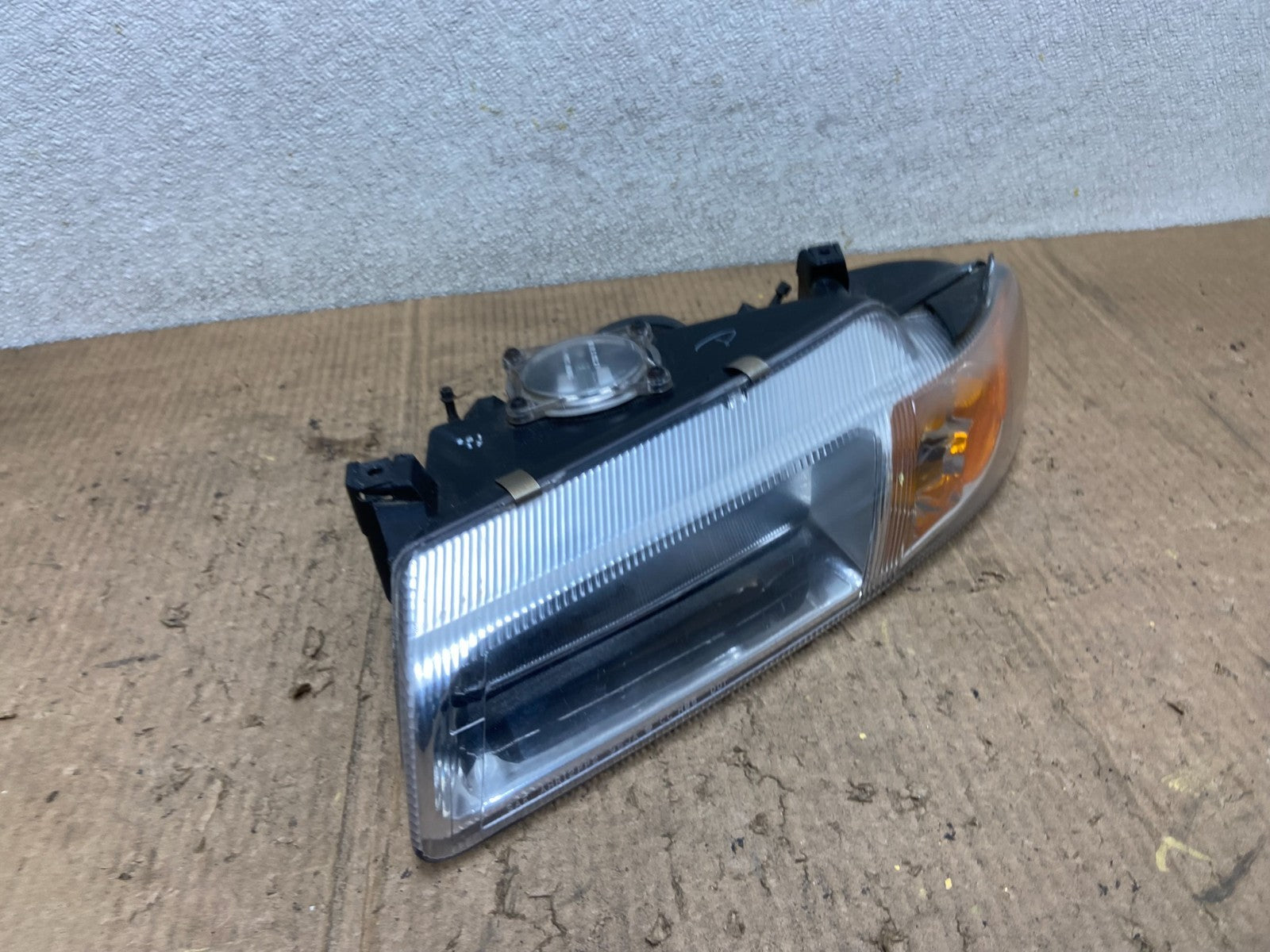1995 to 2000 Dodge Stratus Left Driver LH Halogen Headlight AA8555 DW2