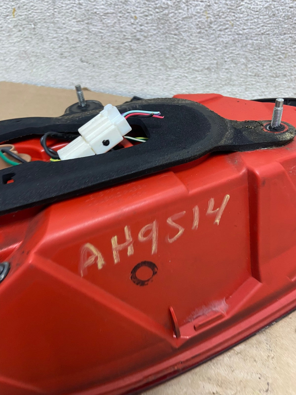 2007 to 2013 Infiniti G35 G37 Sedan Right Passenger Rh Tail Light AH9514 LK6