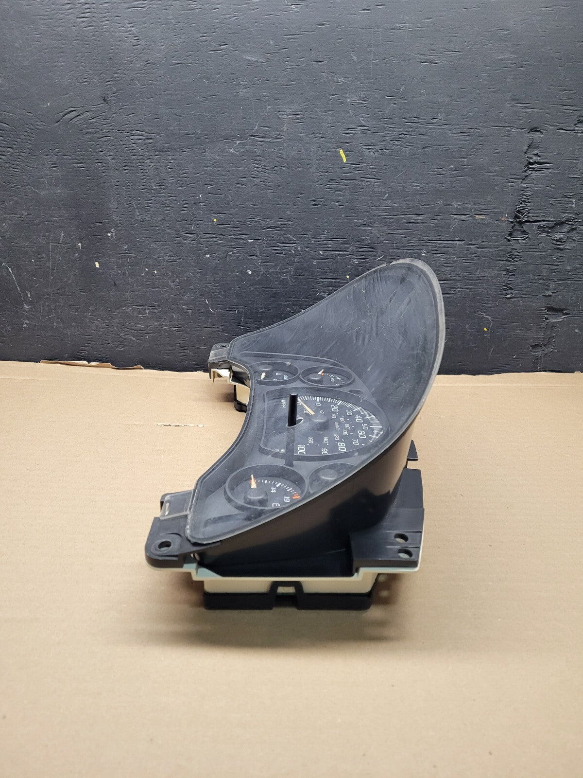 2004 to 2007 Chevrolet Express Speedometer Cluster Gauge L2148 DG2