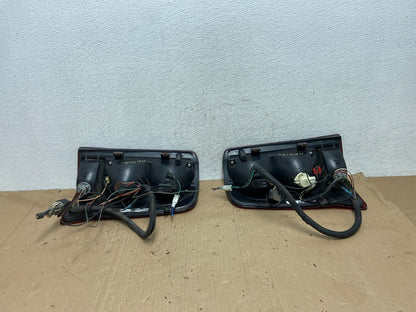 2002 to 2006 Cadillac Escalade Left+Right Set LED Tail Lights AE9194 DG3