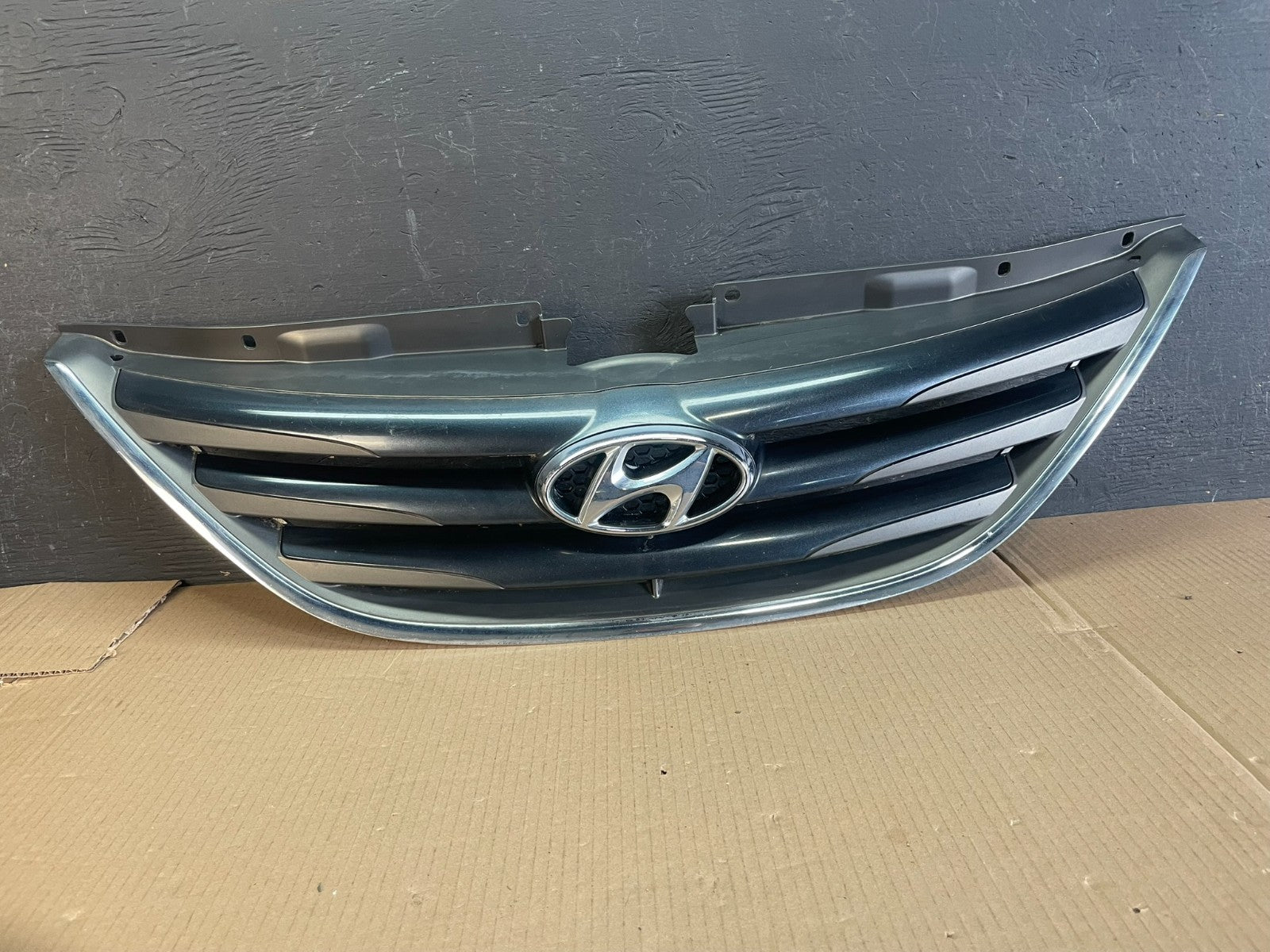2011 to 2014 Hyundai Sonata Front Upper Grill Grille ae3527 DG0
