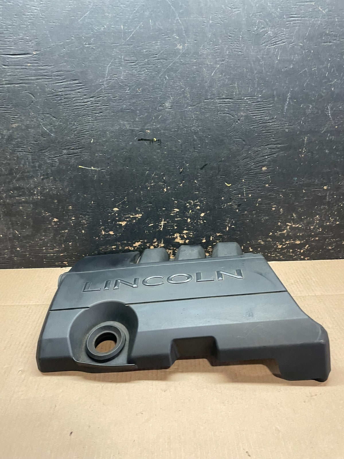 2009 to 2012  Lincoln MKS 3.7L Engine Motor Cover Z8318 DG3