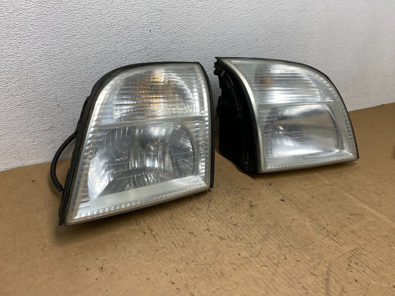 2002-2005 Mercury Mountaineer Left+Right Side Halogen Headlights AD0462 DW2