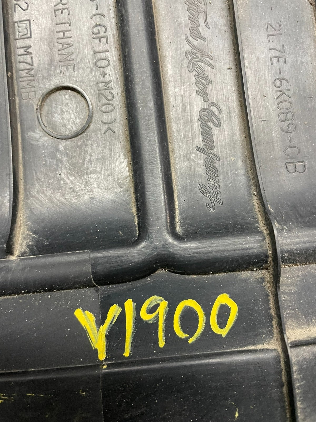 2002 to 2004  Lincoln Navigator 5.4L V8 Engine Motor Cover y1900 DG7