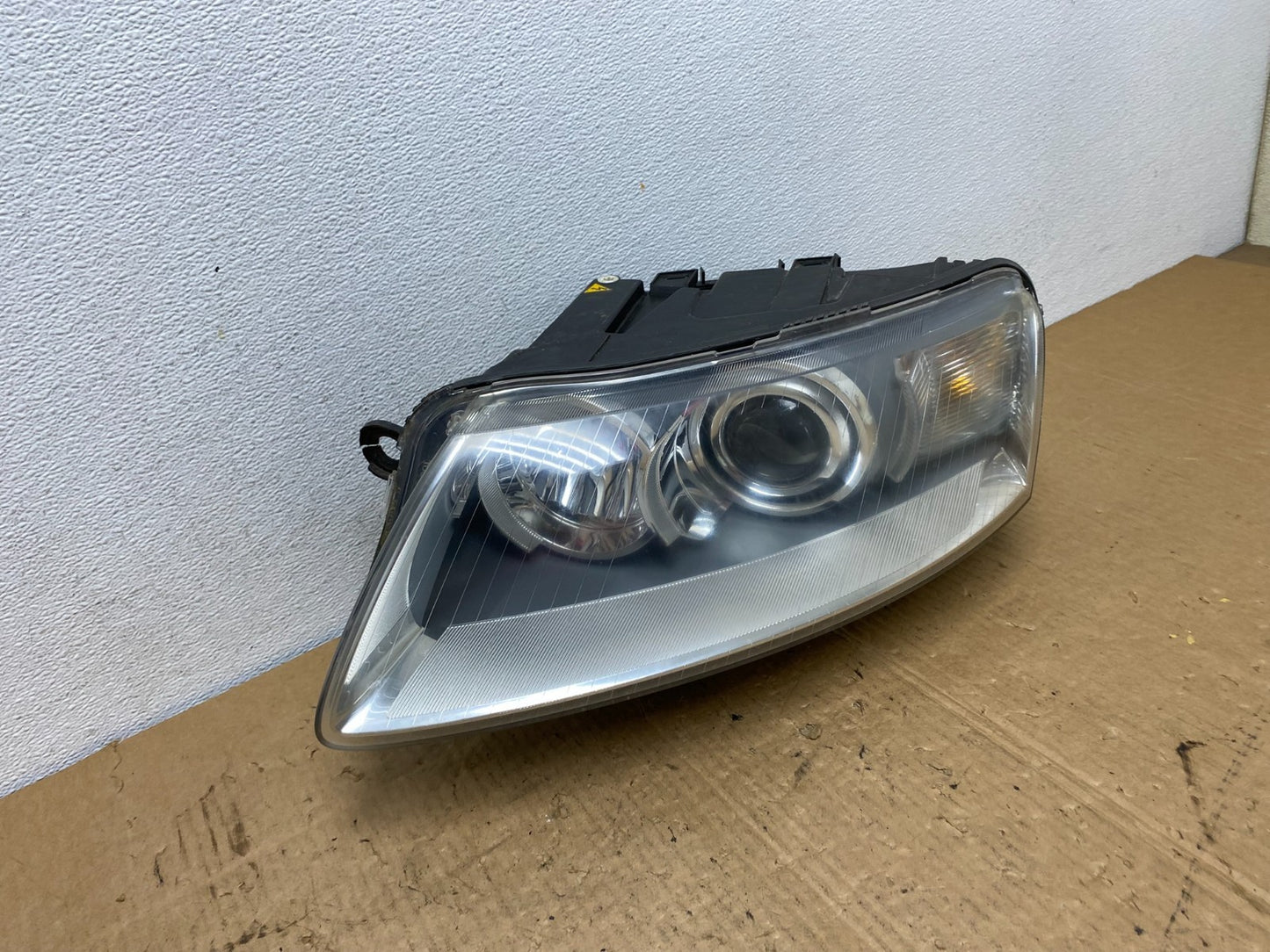2005 to 2008 Audi A6 Left Driver Side Headlight Xenon HID AC8144 DW2
