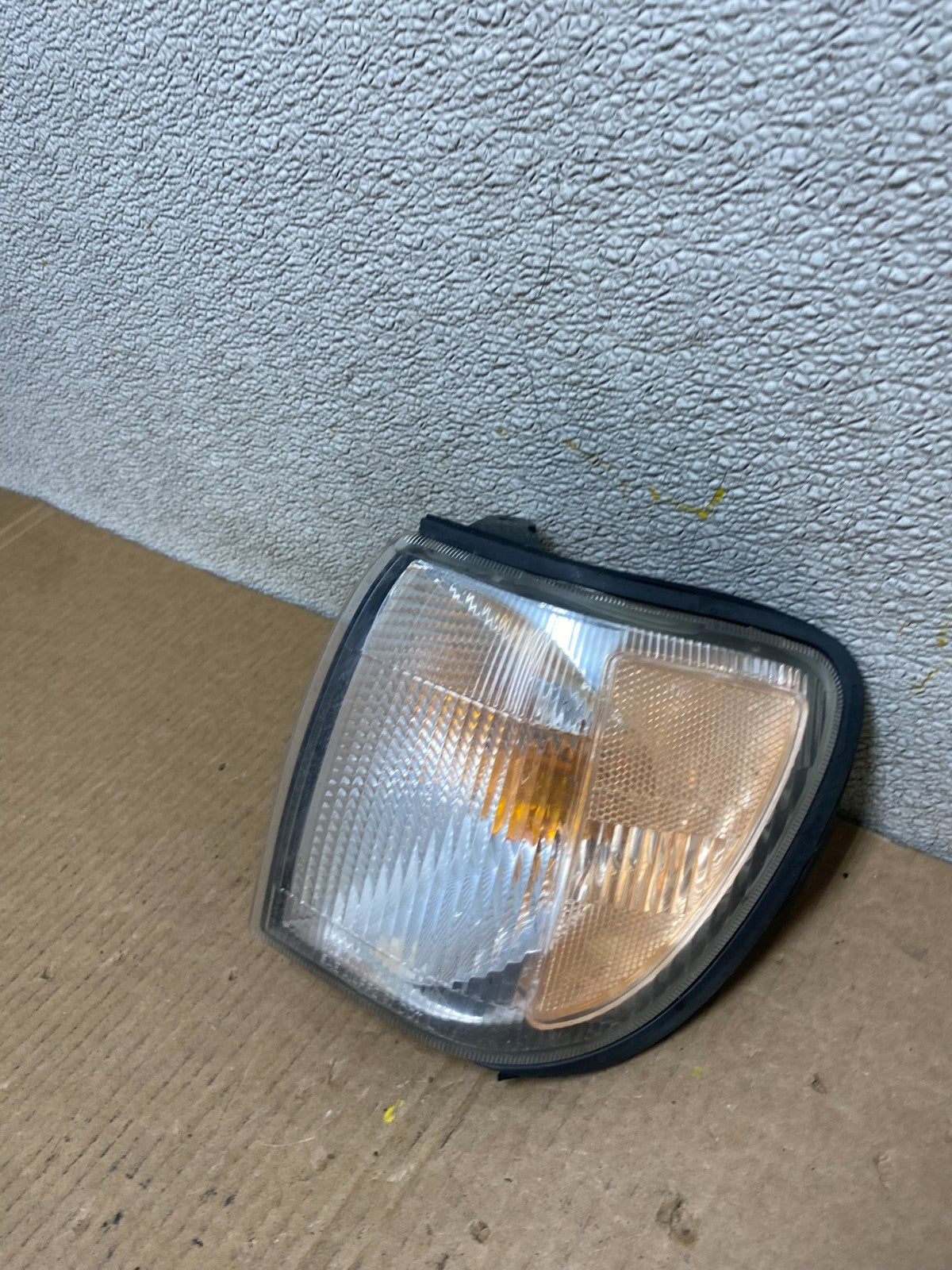 1999-2004 Nissan Pathfinder Front Left Driver Turn Signal W5034 DW1