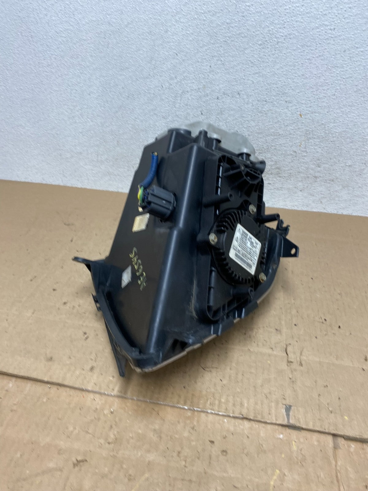 2005 to 2011 Cadillac STS Left Driver LH Side Xenon Headlight AE6545 DW7