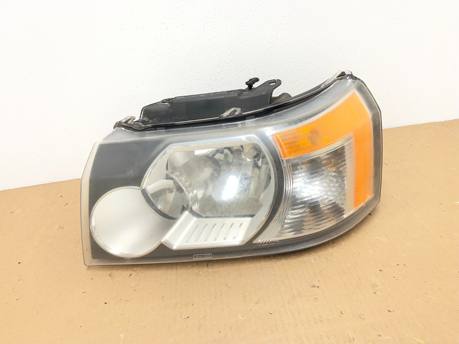 2008-2012 Land Rover LR2 Left Driver LH Side Halogen Headlight Oem AB6522 DW0