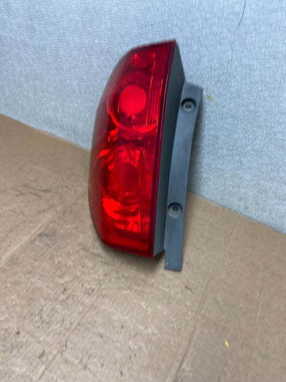 2003 2004 2005 Honda Pilot Left Driver LH Side Tail Light Oem AA1554 GD1