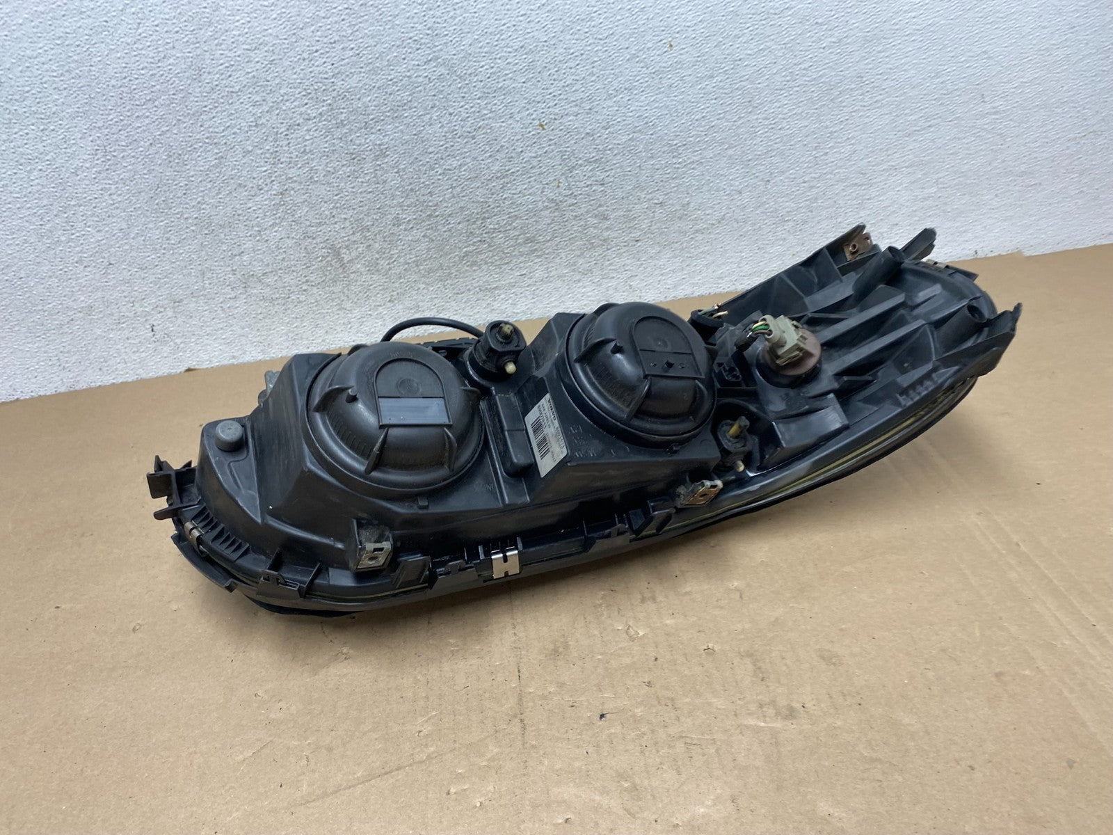 2001 to 2004 Volvo S60 Left Driver LH Headlight Halogen AG4612 DW4