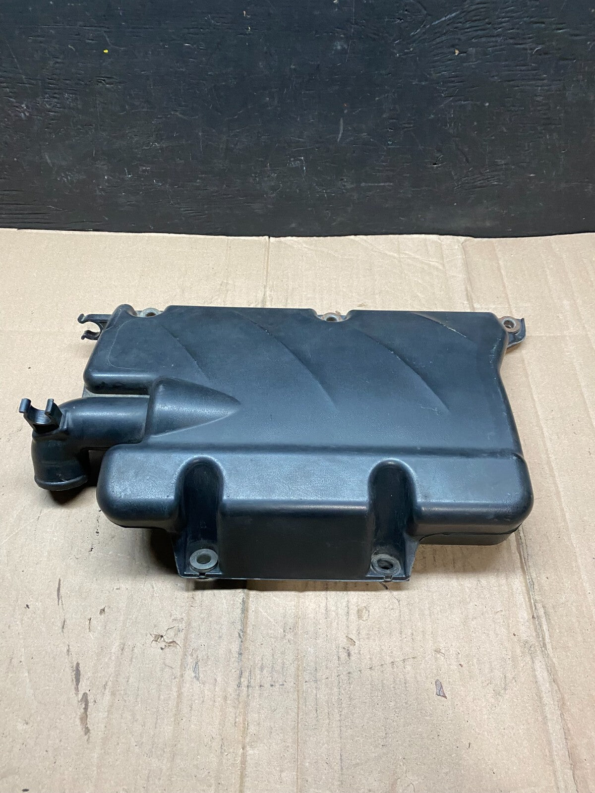 2004 to 2006 Mitsubishi Outlander Lancer Intake Resonator F41110