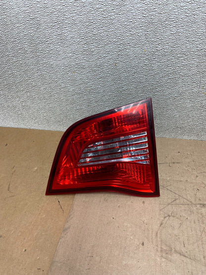 2009-2014 Volkswagen Routan Right Passenger Rh Side Inner Tail Light AA0400 DW0