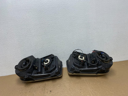 2005 to 2010 Chrysler 300C Left+Right Side Halogen Headlights AC6042 DW6