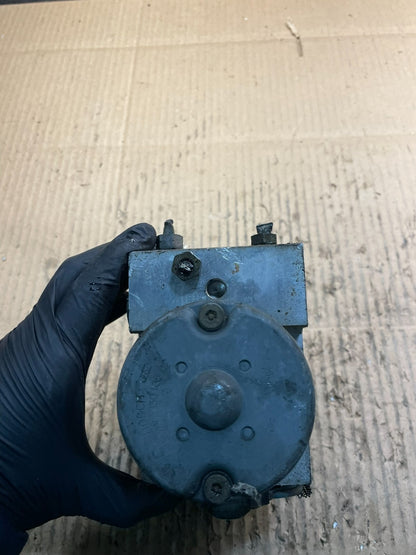 2004 2005 Dodge Durango ABS Anti Lock Brake Pump OEM X8854 DG5