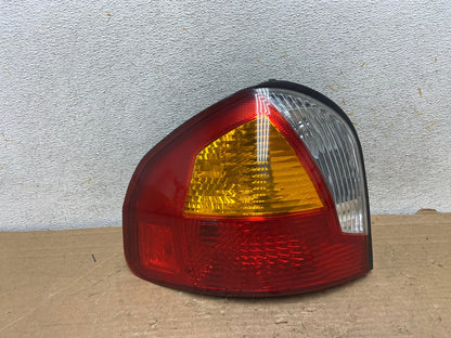 2001-2004 Hyundai Santa Fe Left Driver LH Side Tail Light AH9255 LK0