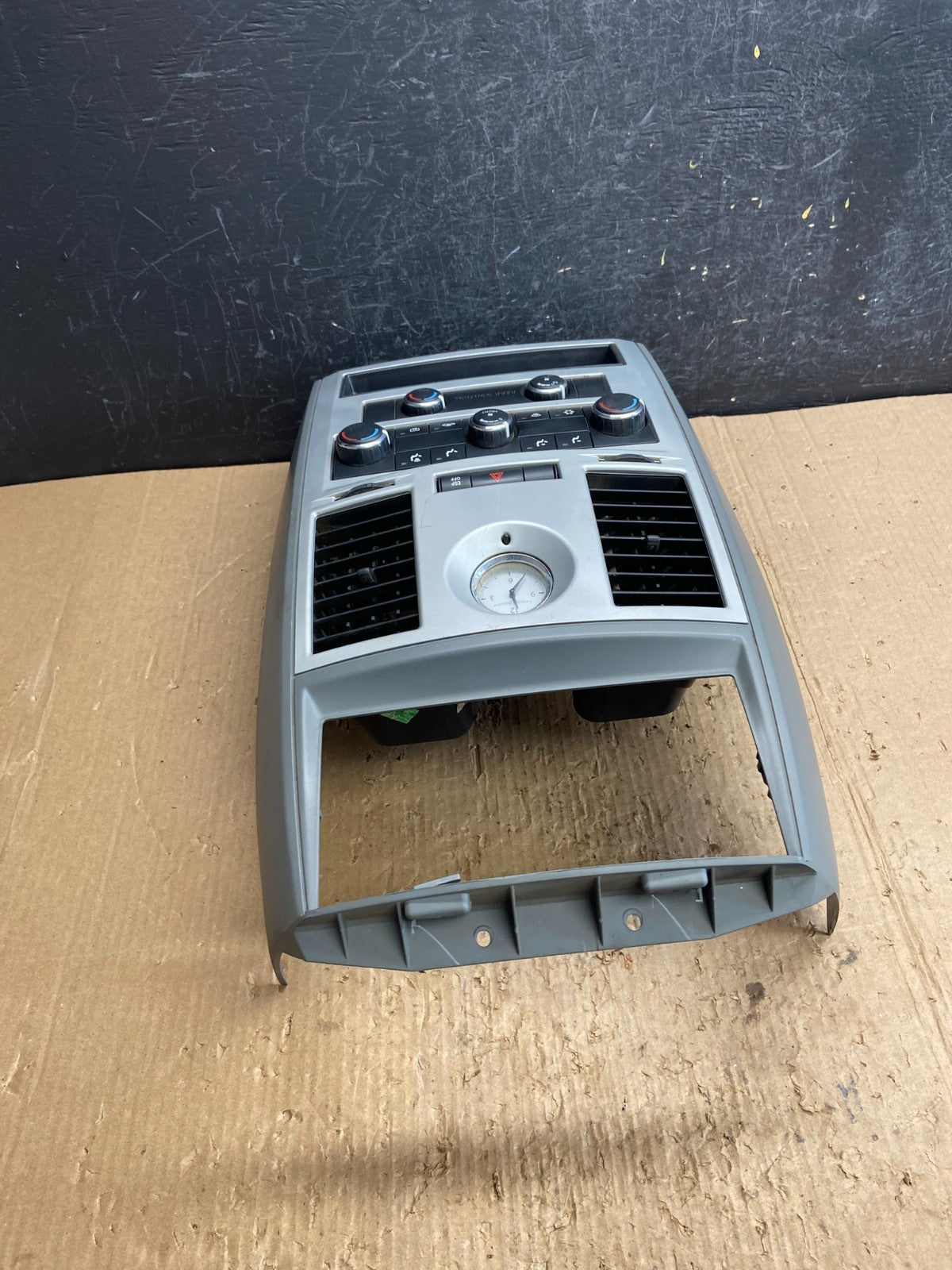 2008-2010 Chrysler Town Country Climate Control Panel Center Dash Trim AF1467 DG3