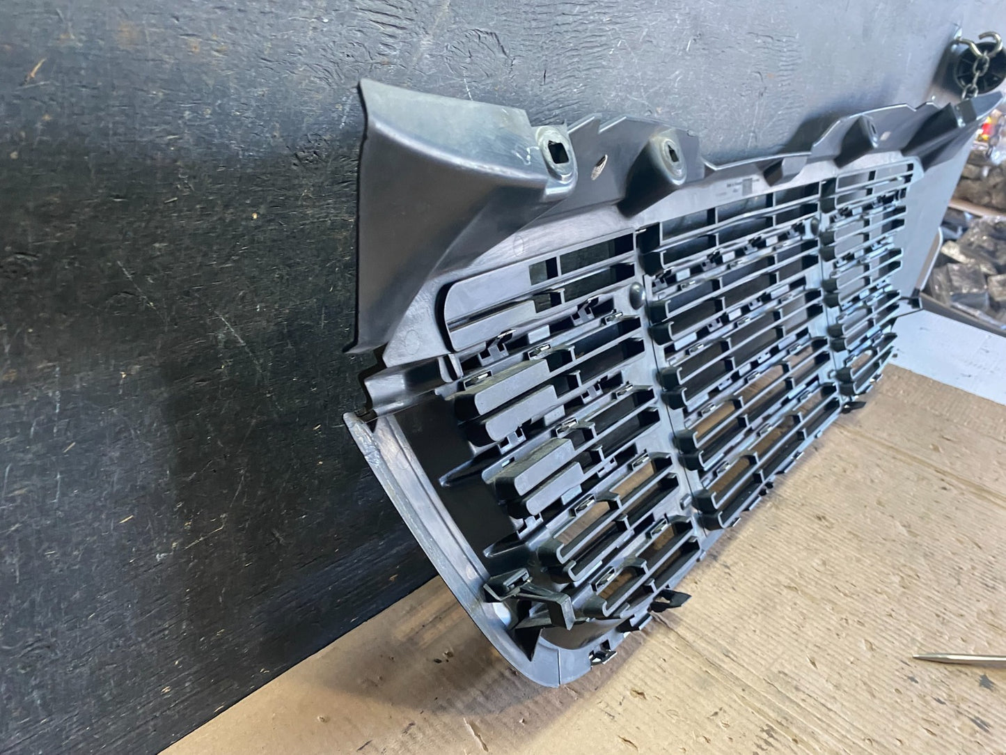 2009 to 2011 Freightliner Sprinter Front Upper Chrome Grill Grille P8790 DG5
