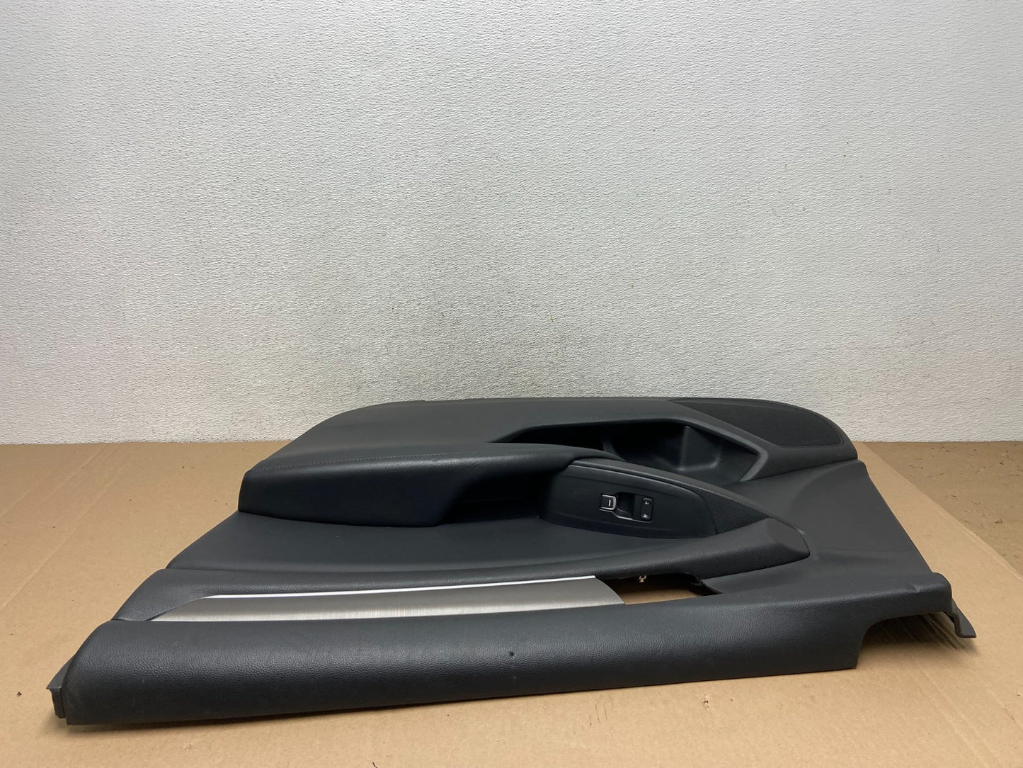2018-2020 Honda Accord Front Right Passenger RH Side Door Panel AF3021 DG5