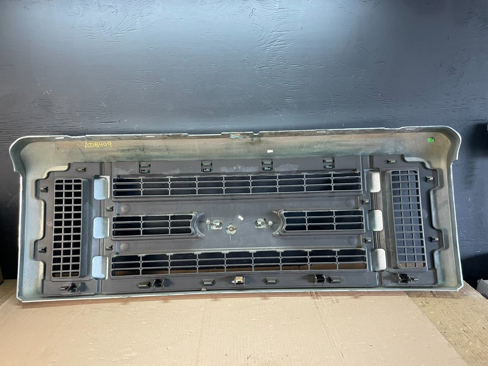 2008 to 2014 Ford Econoline E150 E250 Front Upper Chrome Grill Grille AD8409 DG6