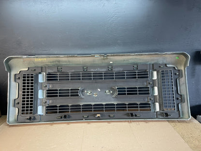 2008 to 2014 Ford Econoline E150 E250 Front Upper Chrome Grill Grille AD8409 DG6