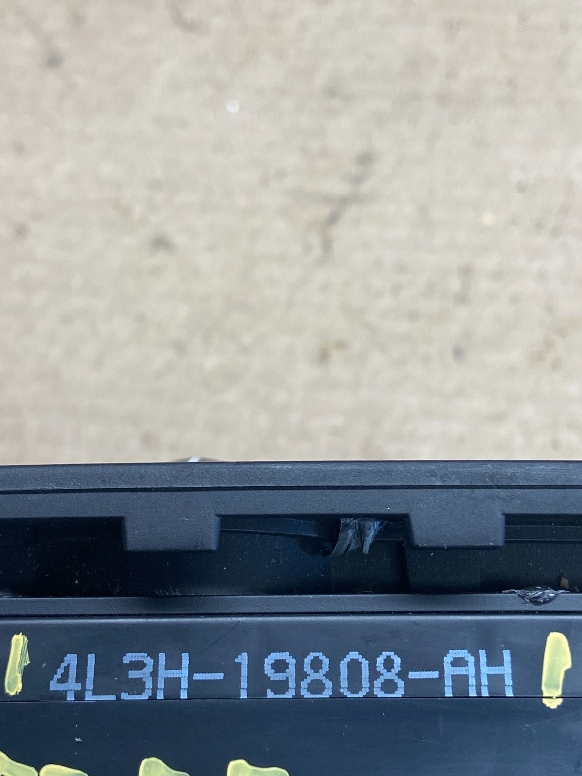 2004 to 2008 Ford F150 Radio Climate Dash Bezel Surround Black ah5355 DG6