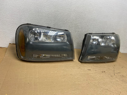 2006 - 2009 Chevrolet Trailblazer Left+Right Headlights Flush Half Bar AG9113 DW1