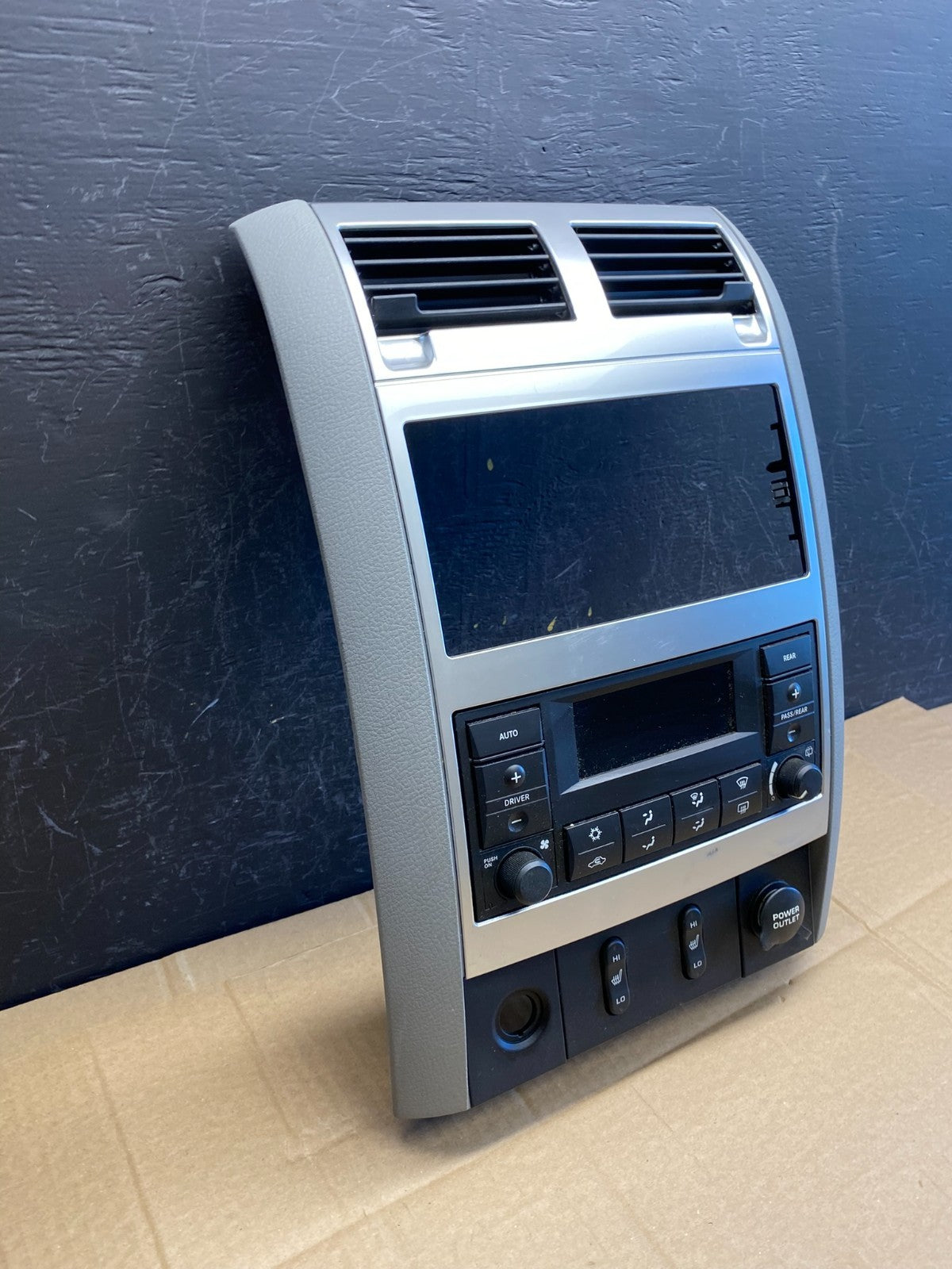 2005-2009 Dodge Durango Heat AC Climate Temp Control Radio Bezel ac9269 DG2