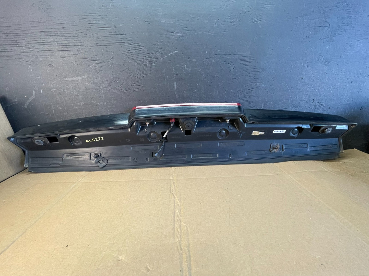 2007-2014 Chevrolet Tahoe Suburban Yukon Spoiler Wing 3rd Brake Light ac5272 DG6