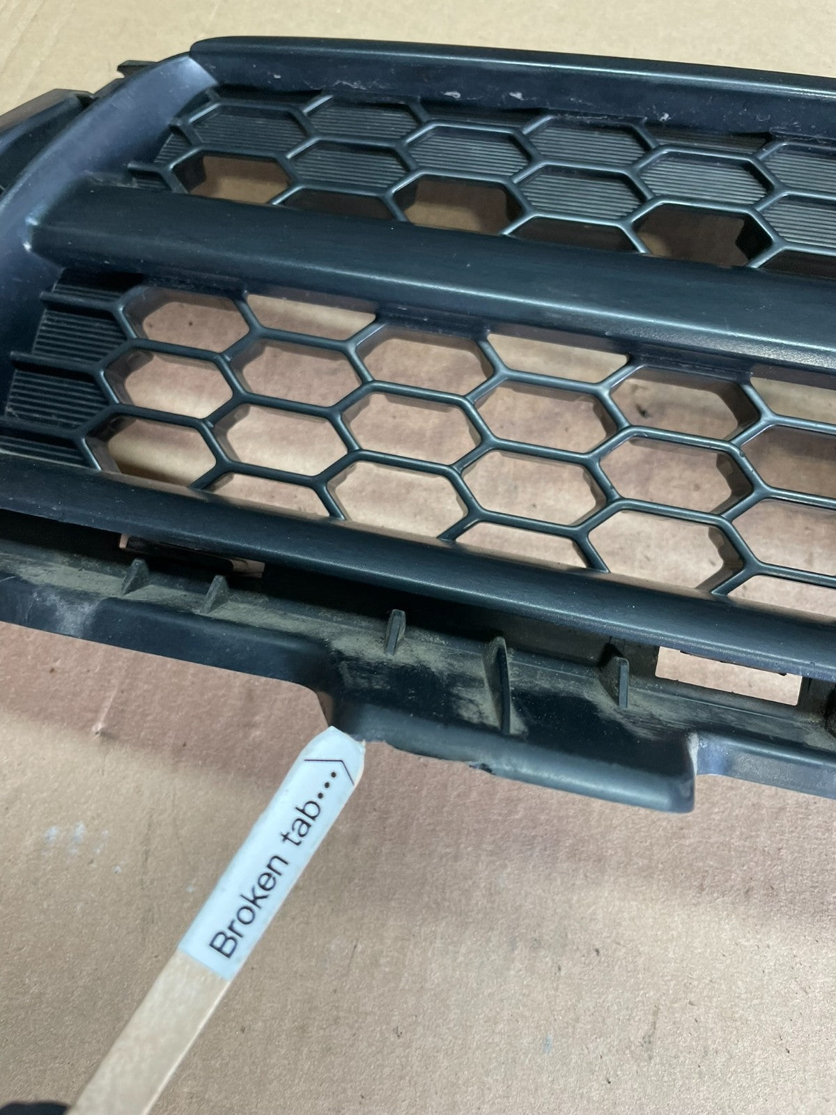 2009 to 2012 Toyota RAV4 Front Upper Grill Grille OEM Z8577 DG4