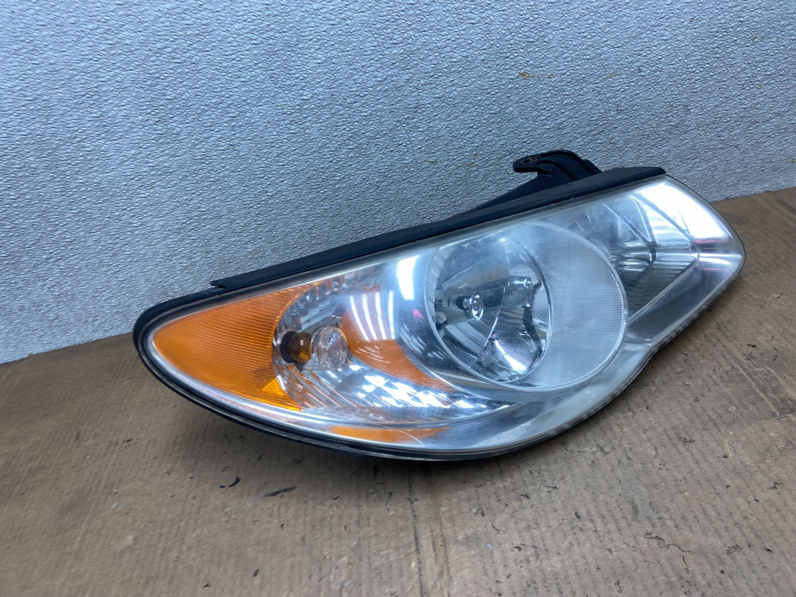 2007 2008 2009 2010 Hyundai Elantra Right Passenger Side Headlight AA64322