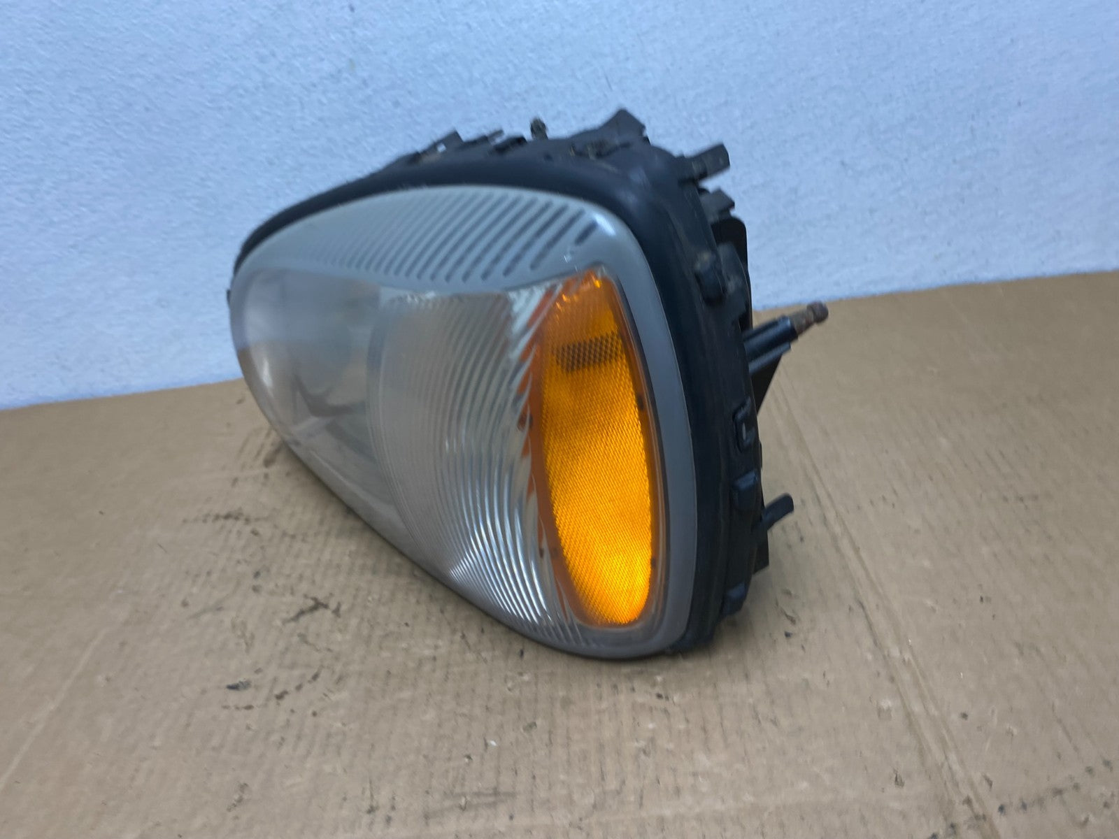 2000 to 2005 Cadillac Deville Left Driver LH Side Headlight AC7654 DW1