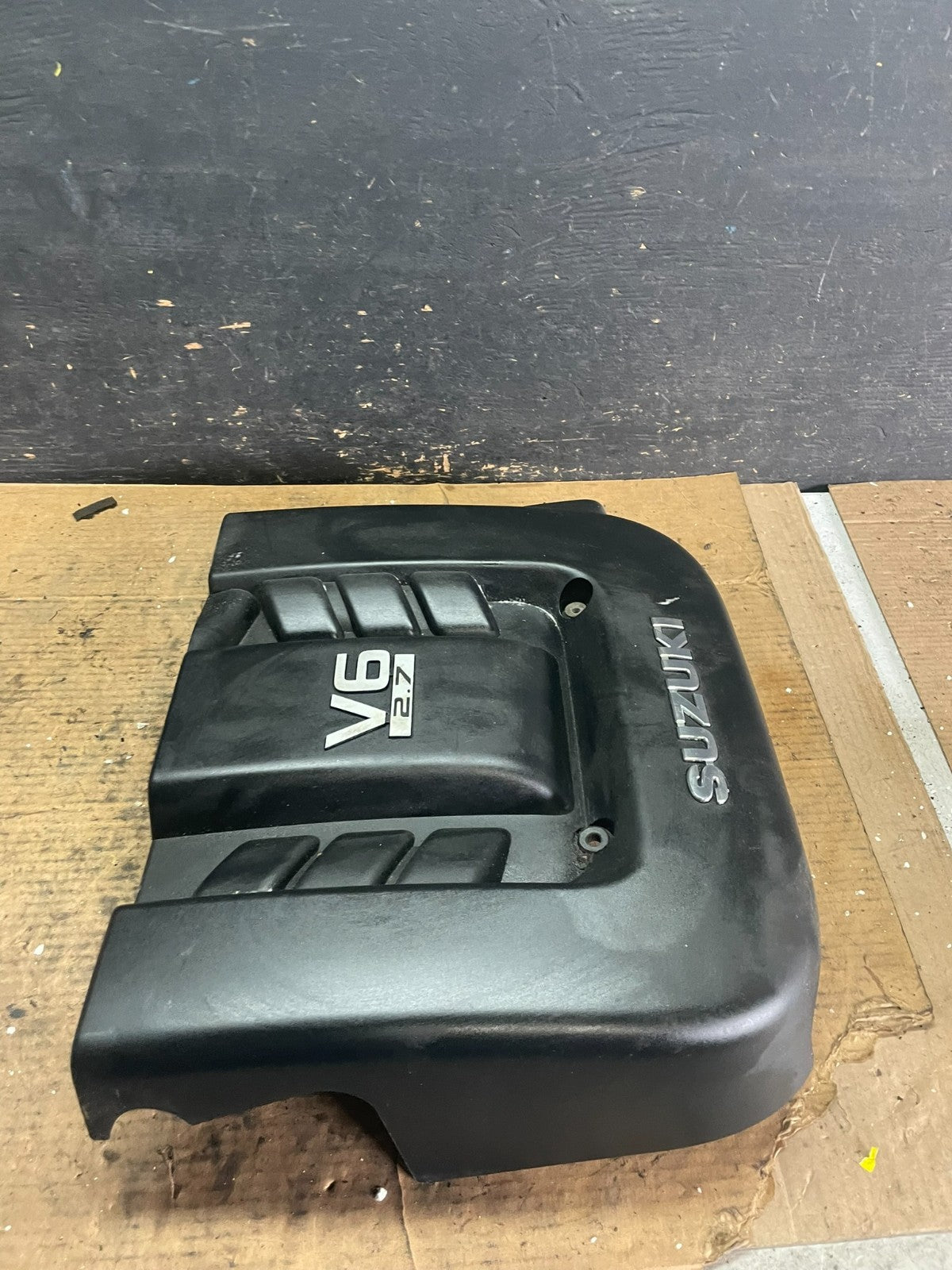 2006 2008 Suzuki Grand Vitara 2.7L Upper Top Engine Motor Dust Cover Q9873 DG3