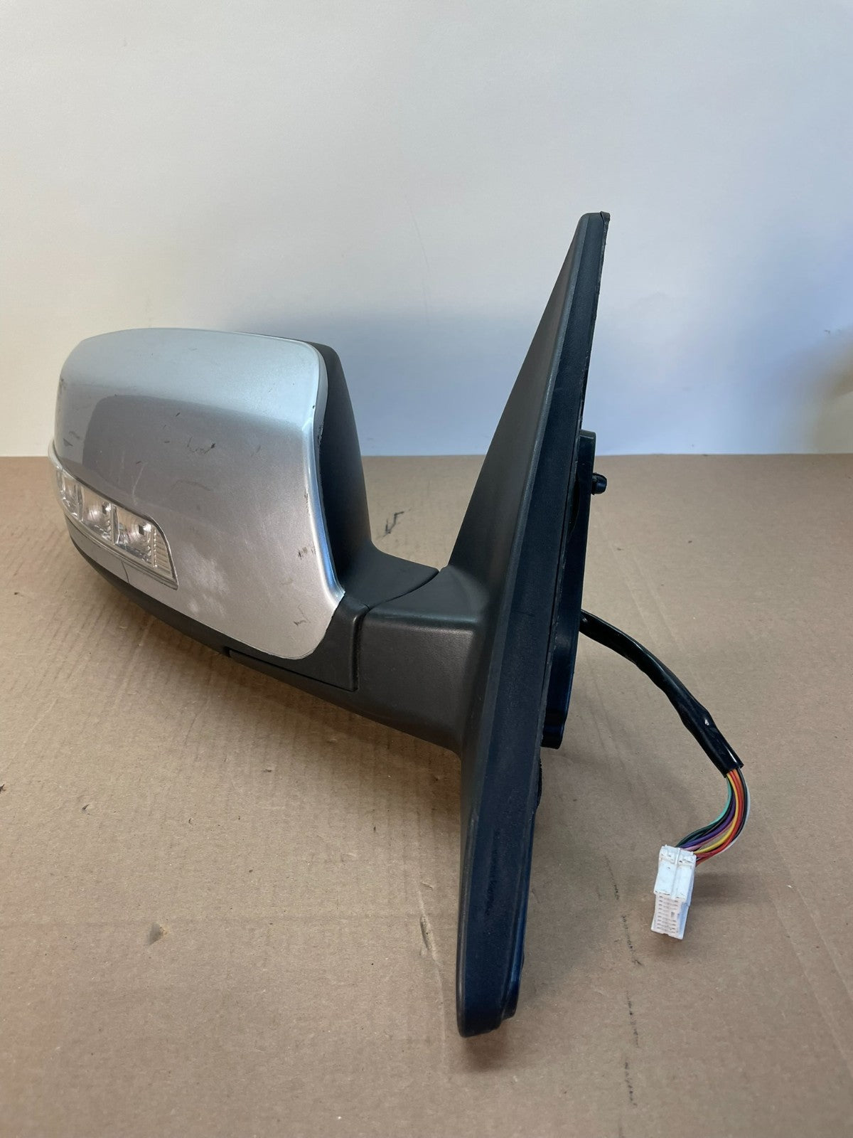 2011 to 2015 Kia Sorento Right Passenger Door Mirror Turn Signal AI8701 DG1