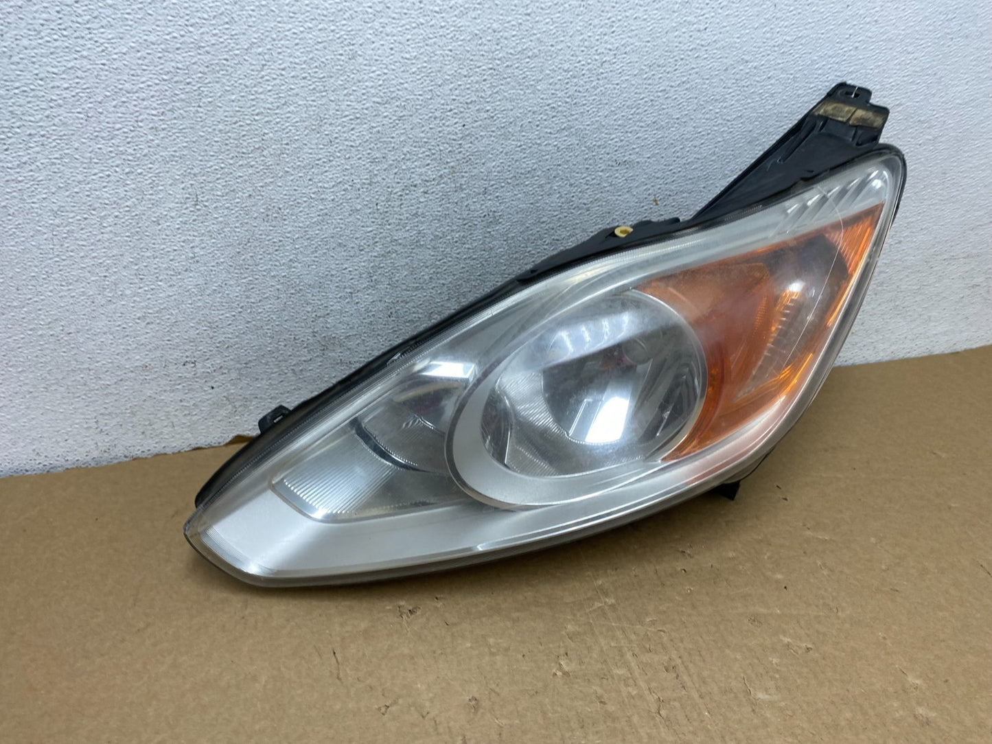 2013 to 2016 Ford C-MAX Left Driver LH Side Headlight AF7324 DW2