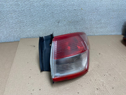 2013 to 2016 Ford Escape Right Passenger RH Side Tail Light Oem AB2426 LK2