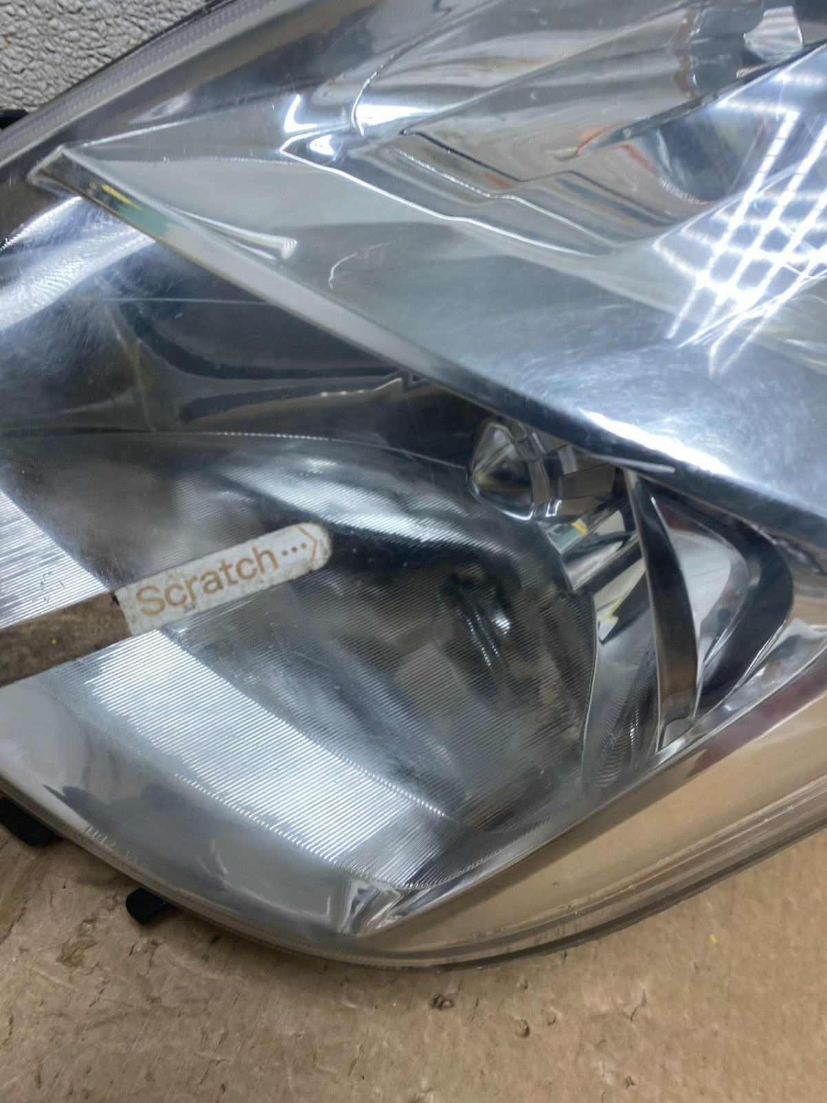 2004 - 2005 Toyota Prius Left Driver Lh Halogen Headlight V3002 DW3