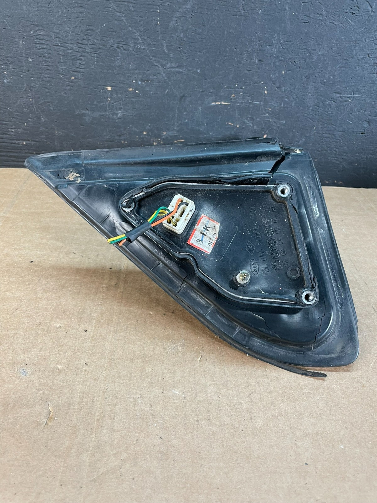 2003 to 2009 Kia Sorento Right Passenger View Door Mirror AE8317 DW4