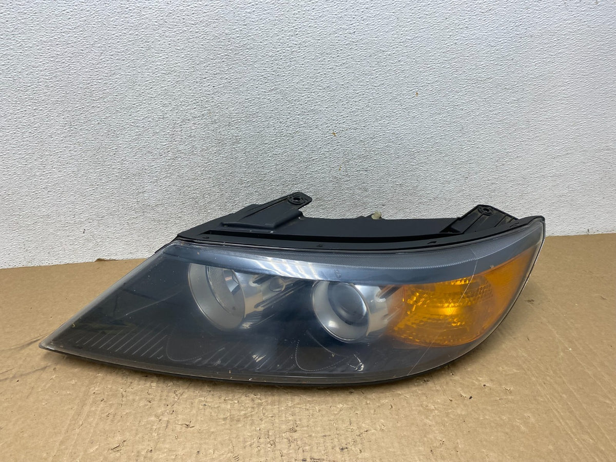 2011 to 2013 Kia Sorento Left Driver LH Side Headlight Halogen AG1171 DW0