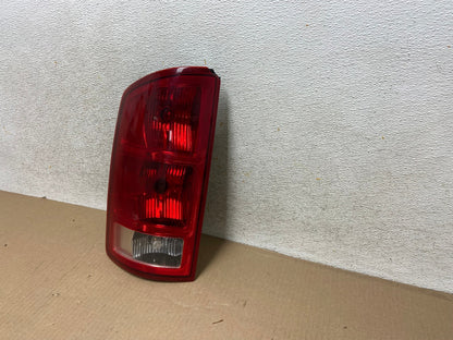 2002 to 2006 Dodge Ram 1500 Left Driver side Tail Light AH5711 LK2