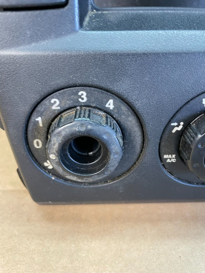2002-2005 Kia Sedona A/C Heater Climate Control Radio Bezel Trim ac5253 DG1