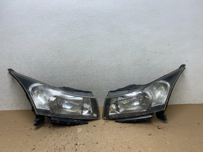 2011 to 2015 Chevrolet Cruze Halogen Left+Right Set Headlights S0047 DW0