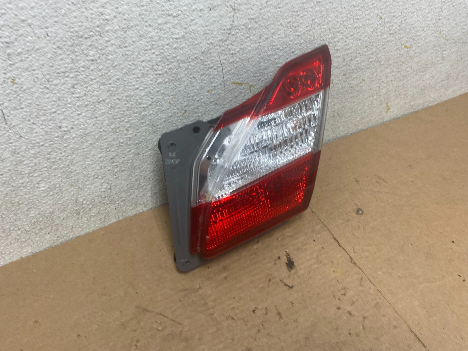 2011 2012 2013 Infiniti M37 M56 Right Passenger RH Inner Tail Light P4980 DW2