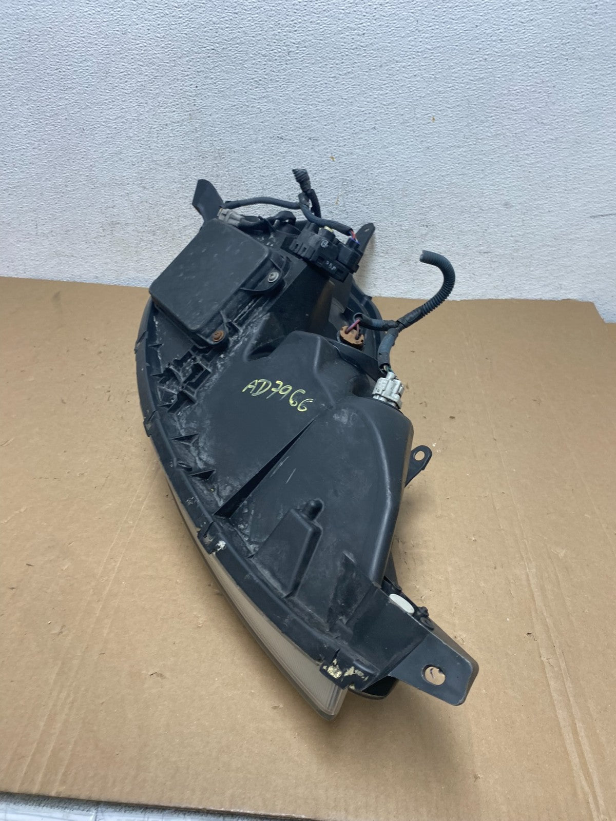 2006 to 2010 Toyota Sienna Left Driver Lh Side Headlight Xenon AD7966 DW6